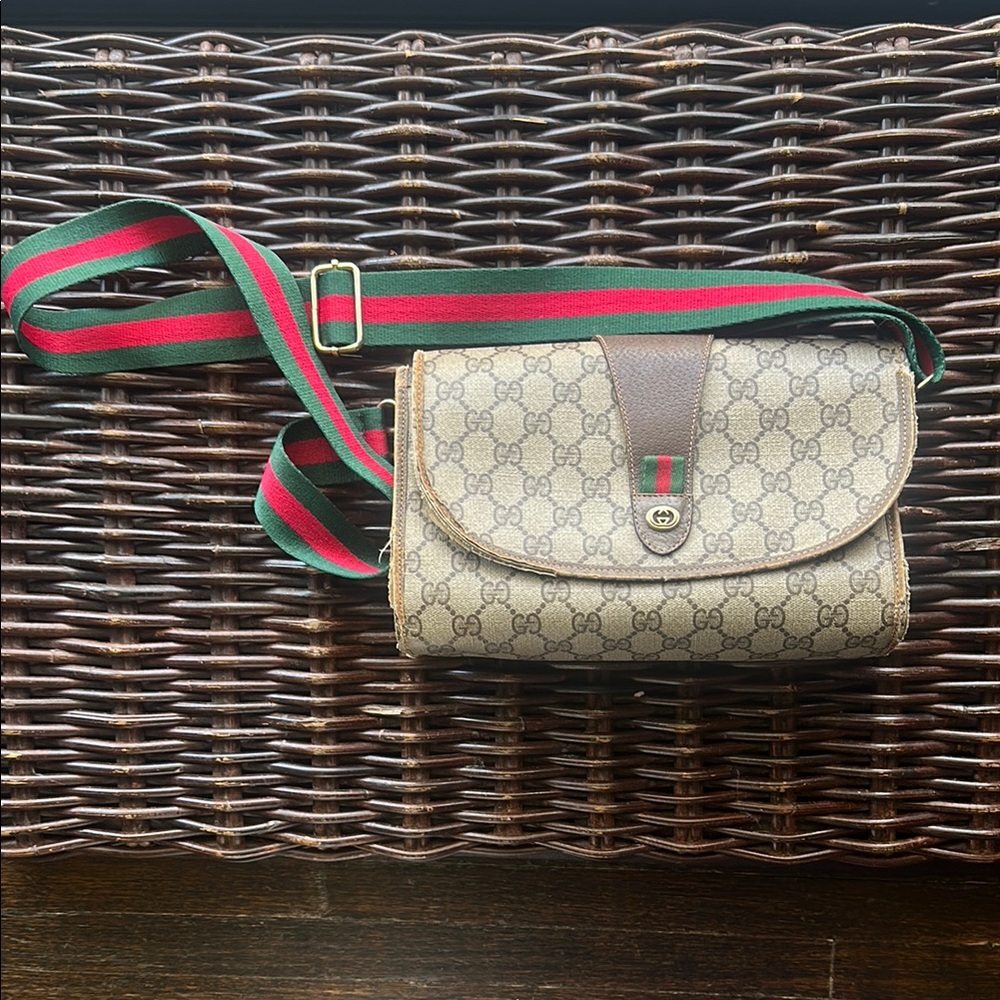 Gucci Beige and Brown Crossbody Bag with Green and Red Strap